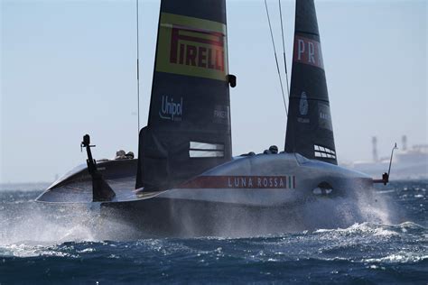 Luna Rossa alle finali di Louis Vuitton cup contro Ineos, in diretta .